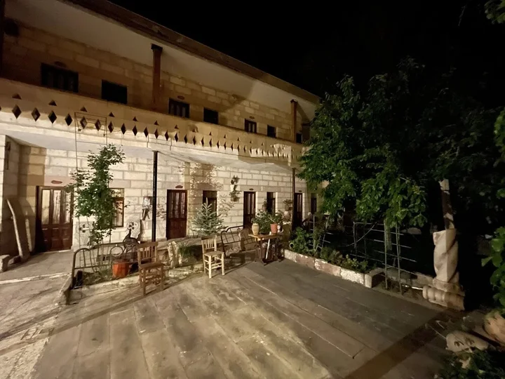 Учисар: Anatolia Raymonde Cave House