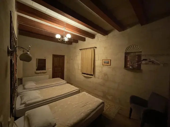 Учисар: Anatolia Raymonde Cave House