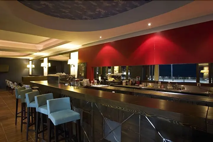 Урла: Konvoy Hotel & The Country Club