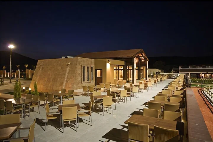 Урла: Konvoy Hotel & The Country Club