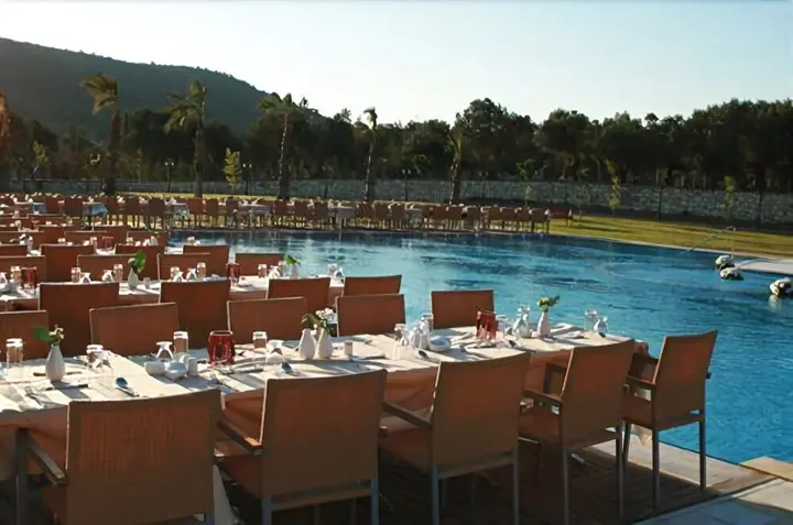 Урла: Konvoy Hotel & The Country Club