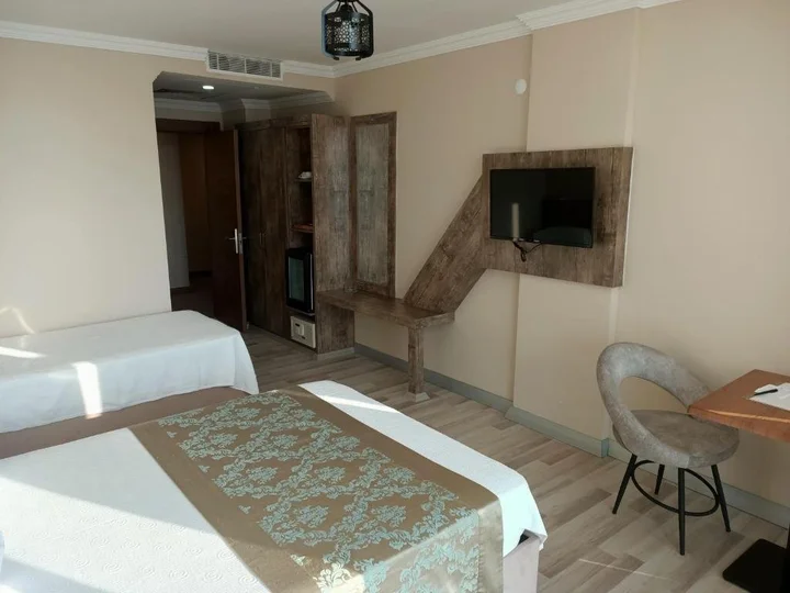 Доганчи: Bal Hotel