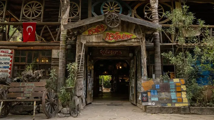 Кумлуджа: Хостел Kadir's Tree Houses