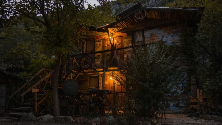 Кумлуджа: Хостел Kadir's Tree Houses