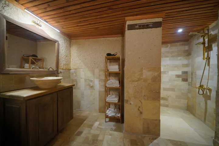 Учисар: Отель Takaev Cave House