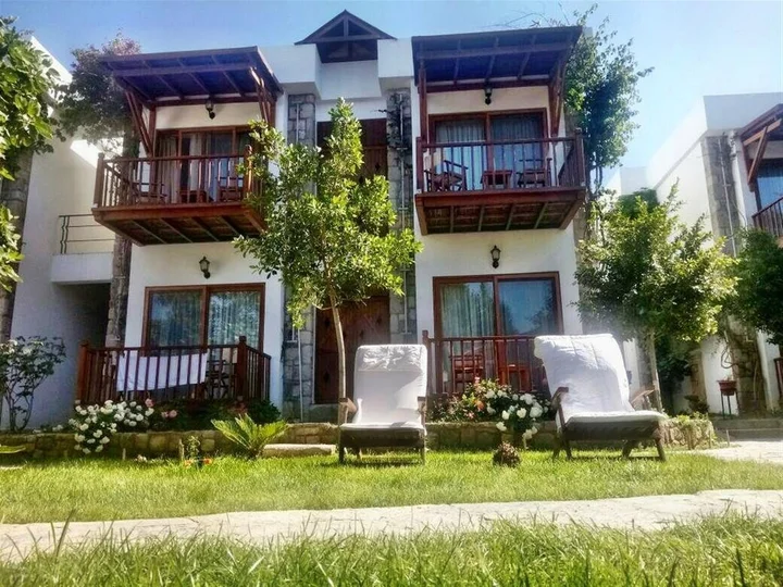Голькой: Golkoy Suites
