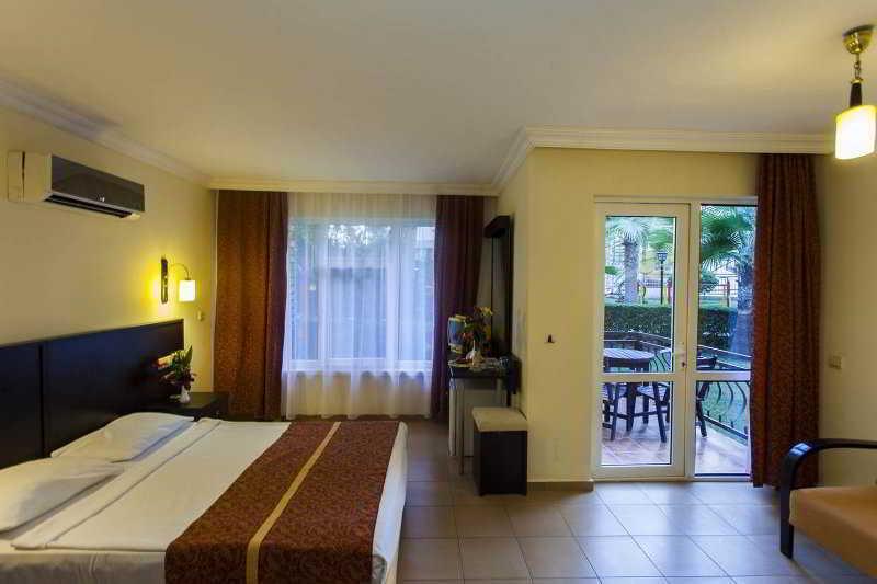 Окурджалар: Mira Meridia Beach Hotel