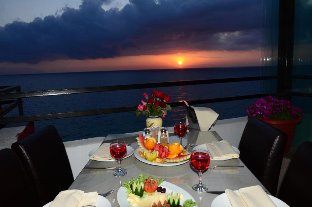 Кушадасы: Sunday Beach Hotel