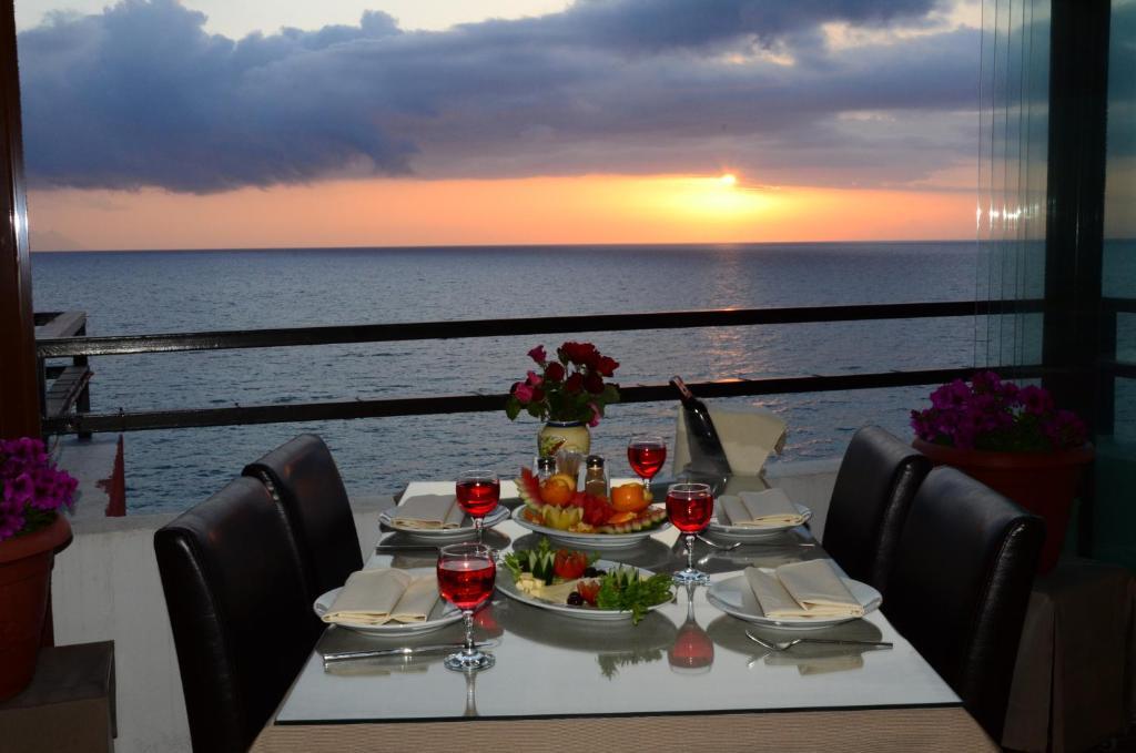 Кушадасы: Sunday Beach Hotel