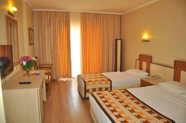 Окурджалар: Calido Sol Hotel