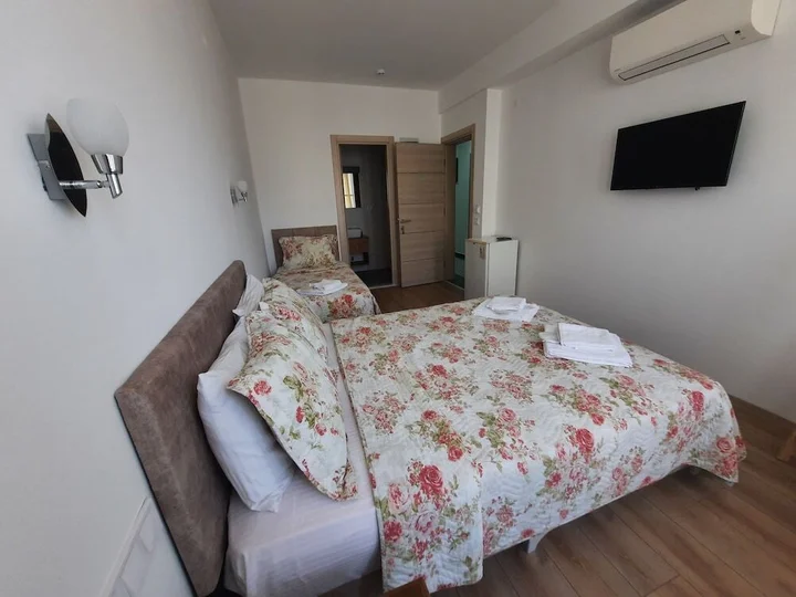 Чешме: Adil Otel