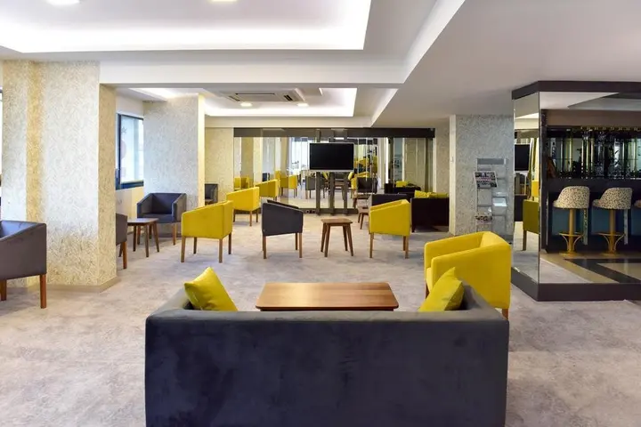 Усак: Otel Ağaoğlu