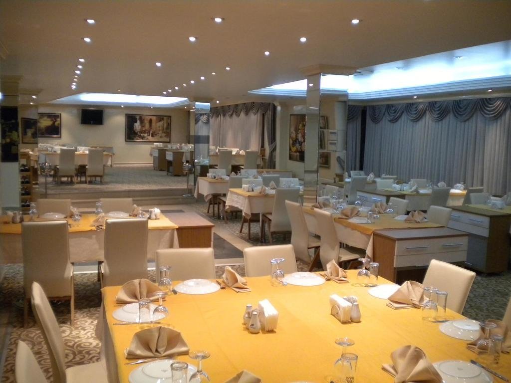 Усак: Otel Ağaoğlu