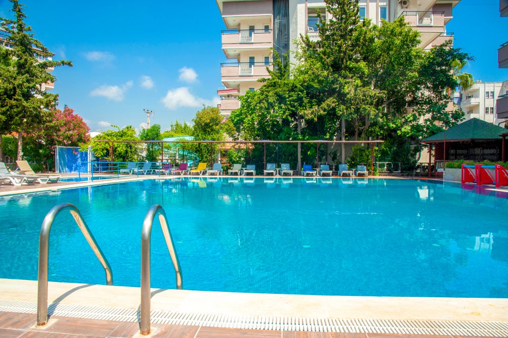 Grand Bahama Beach Hotel — фото 1