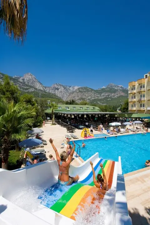 Бельдиби: Blue Pine Hotel