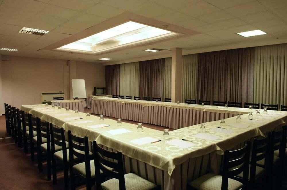 Измир: Hotel Yumukoglu