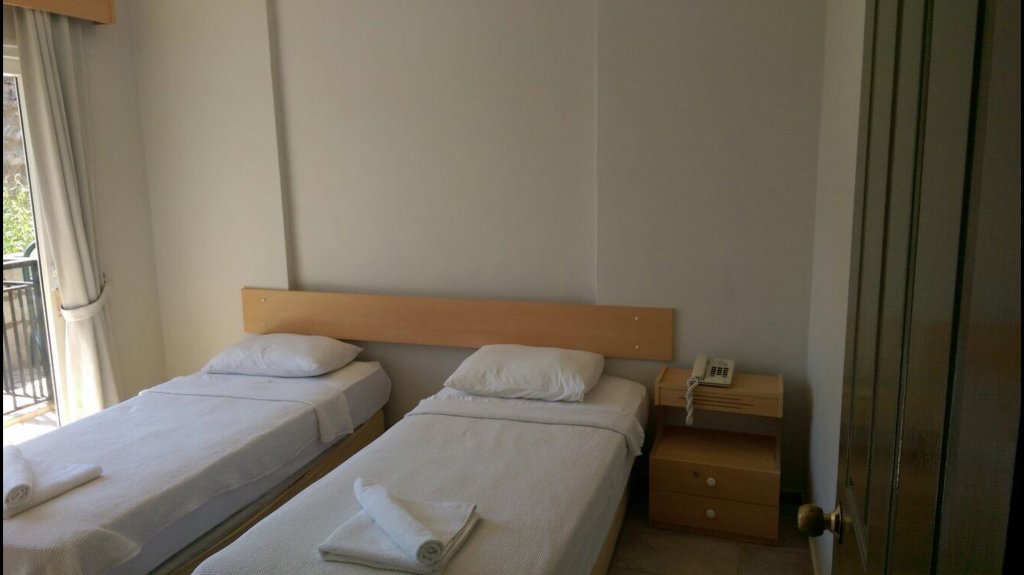 Турунч: Es Apartments