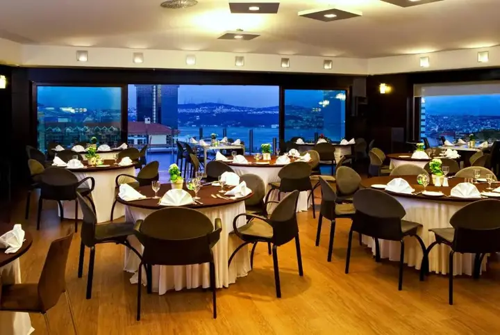 Стамбул: Point Hotel Taksim