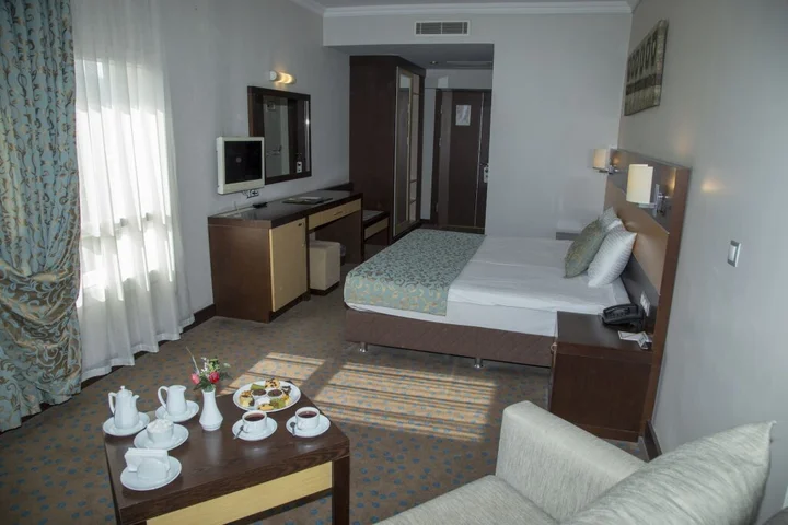 Измир: Mom Hotel