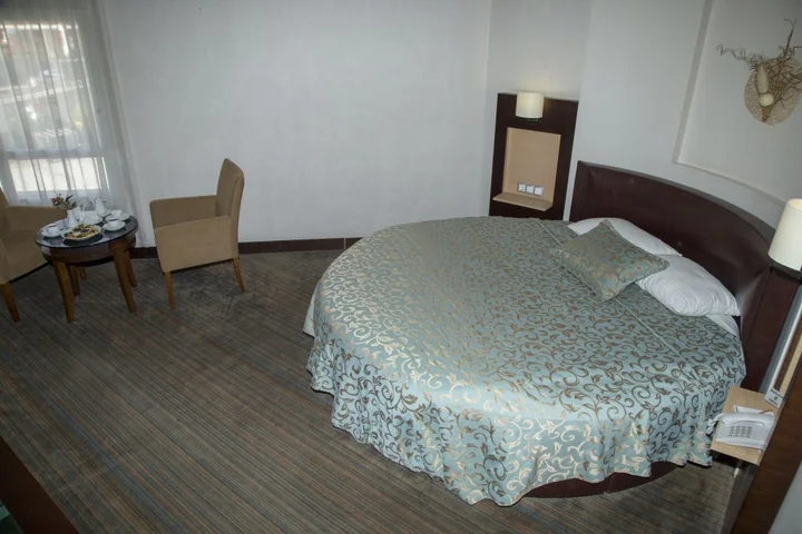 Измир: Mom Hotel