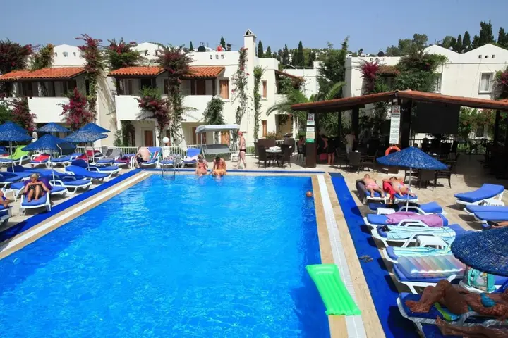 Битез: Summer in Garden Suites & Beach Hotel