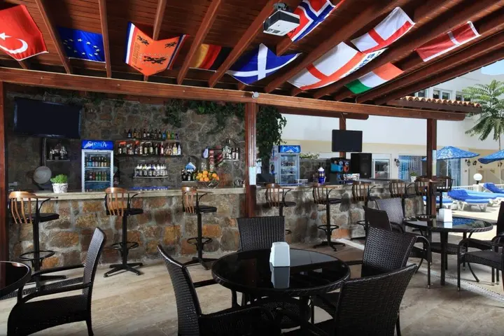 Битез: Summer in Garden Suites & Beach Hotel
