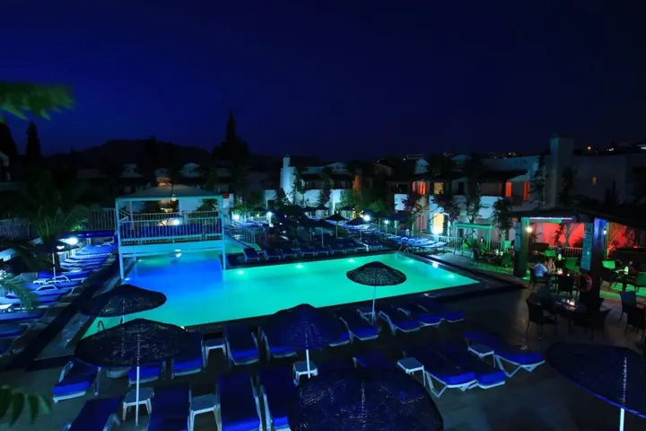 Битез: Summer in Garden Suites & Beach Hotel