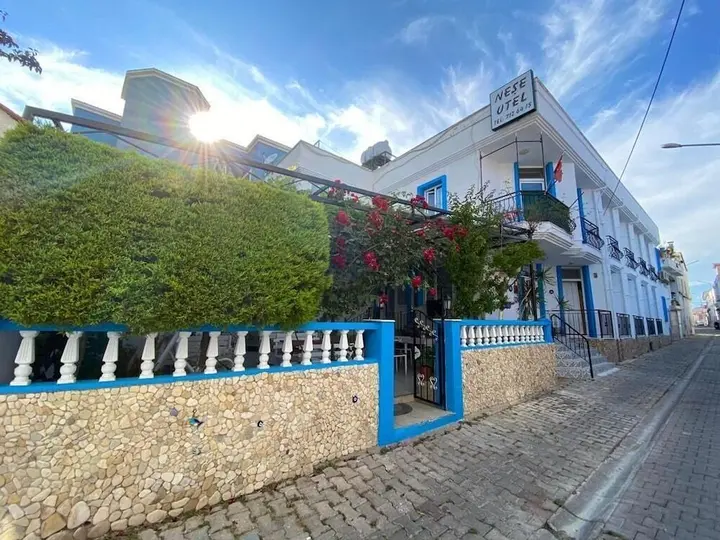 Чешме: neşe otel