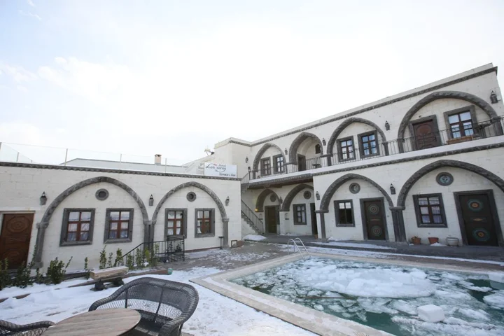 Учисар: Hotel  Lalesaray