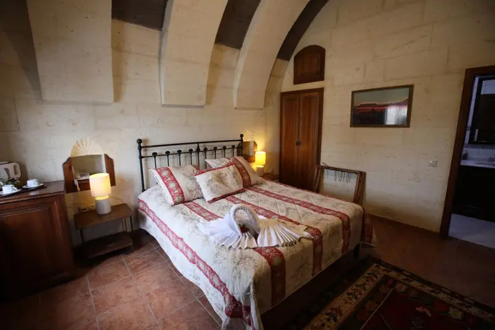 Учисар: Hotel  Lalesaray