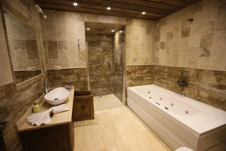 Учисар: Hotel Lalesaray