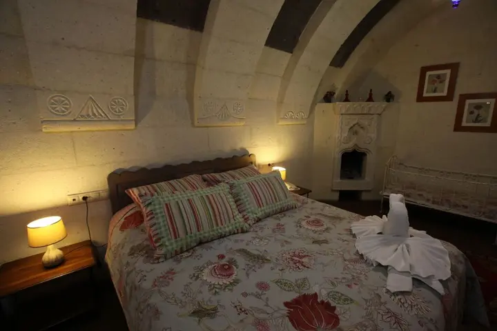 Учисар: Hotel  Lalesaray