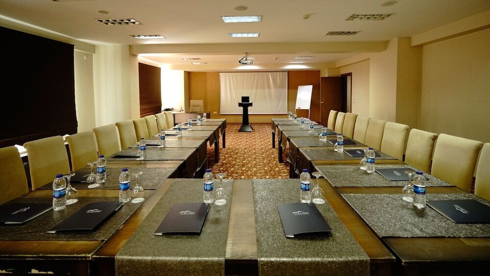 Эскишехир: Es Albatros Hotel