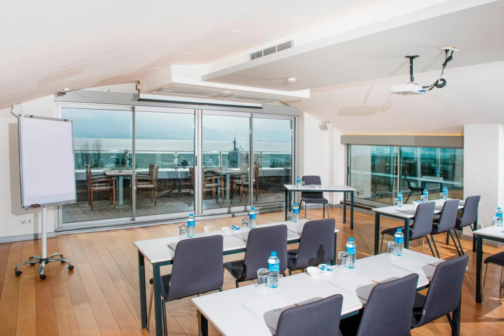 Измит: Wes Hotel Izmit