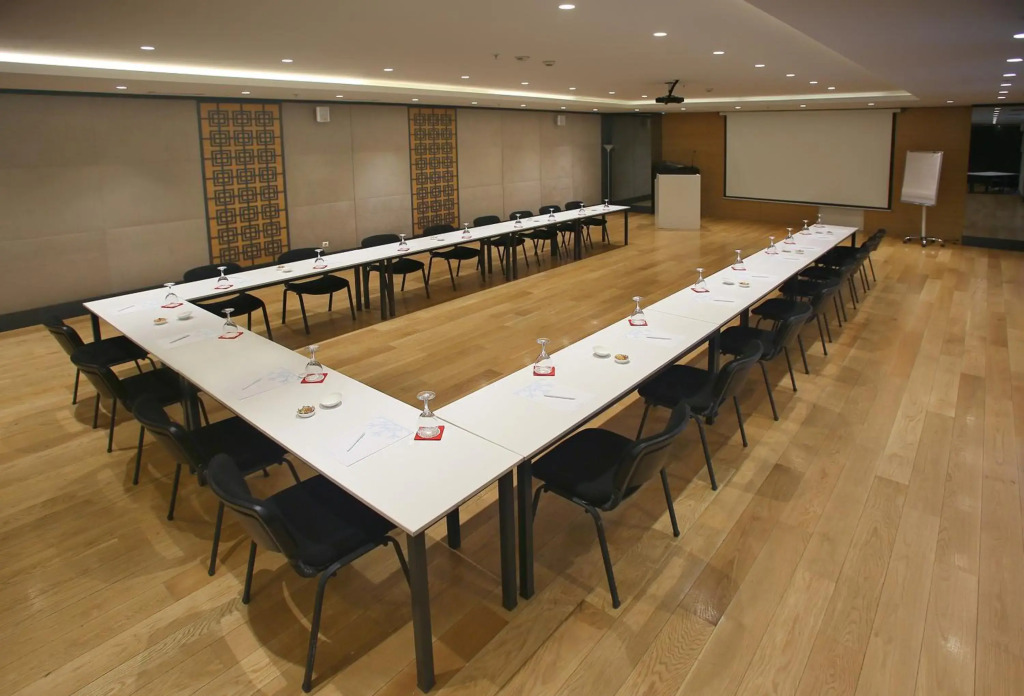 Измит: Wes Hotel Izmit