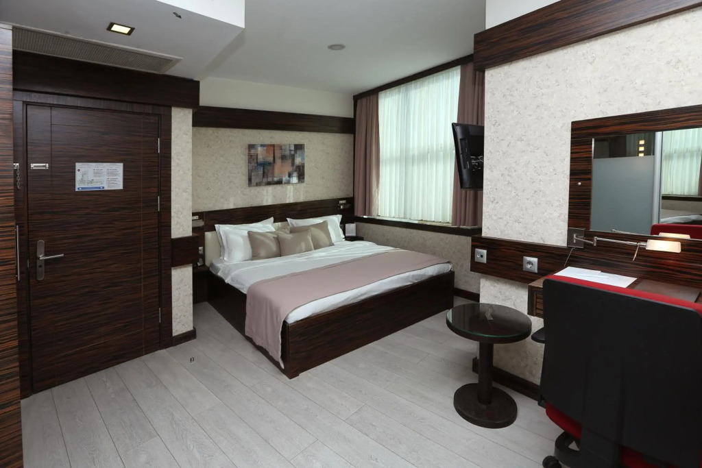 Измит: Wes Hotel Izmit