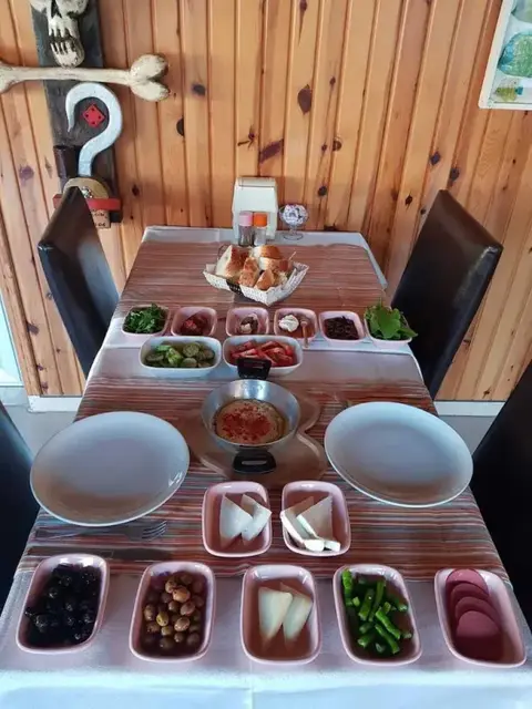 Сайл: Ayisigi Hotel