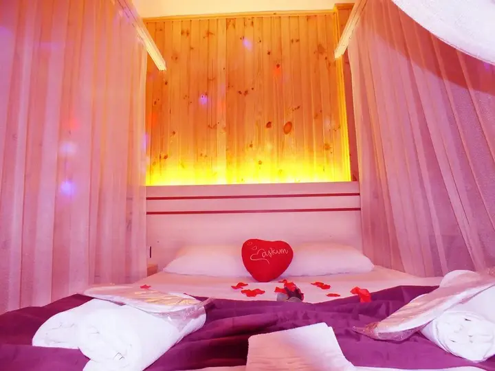 Сайл: Ayisigi Hotel