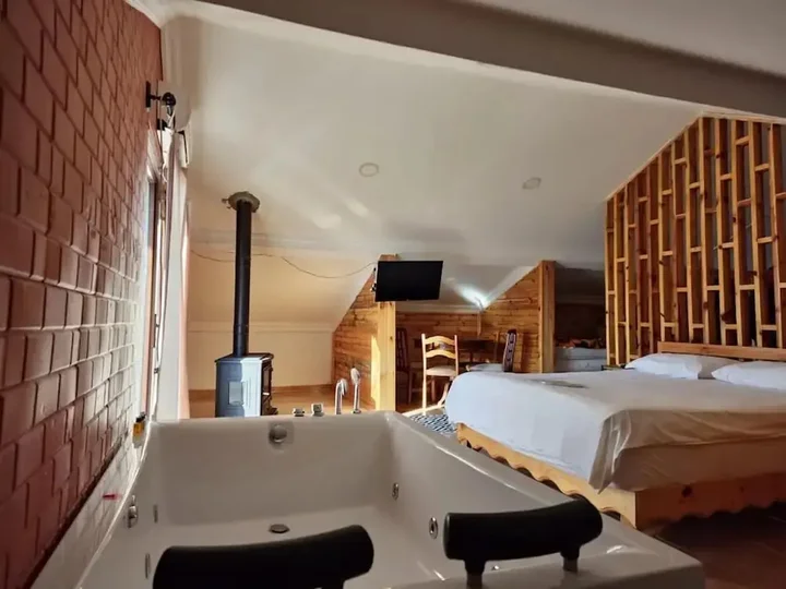 Сайл: Ayisigi Hotel
