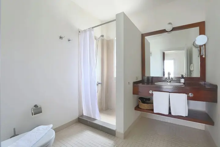 Битез: Sah Hotel