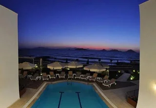 Тургутрейс: Small Beach Hotel