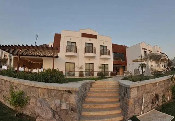 Тургутрейс: Small Beach Hotel