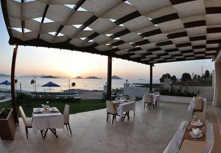 Тургутрейс: Small Beach Hotel