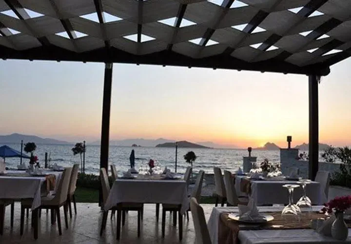 Тургутрейс: Small Beach Hotel