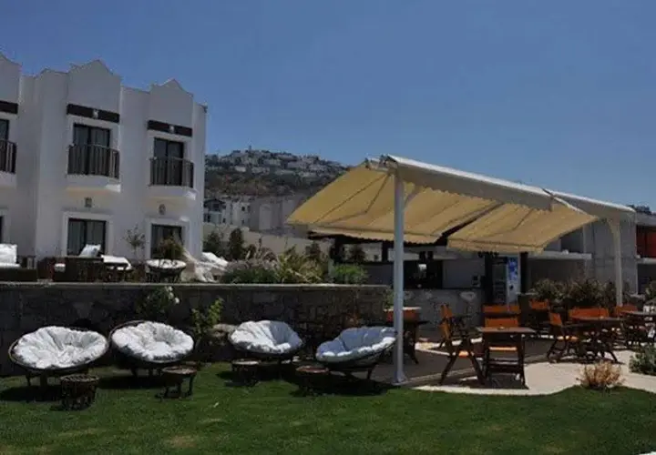 Тургутрейс: Small Beach Hotel