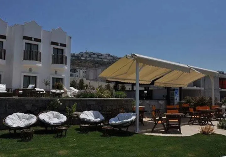 Тургутрейс: Small Beach Hotel