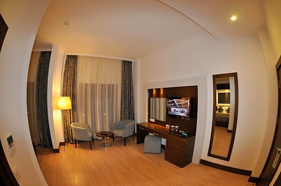 Тургутрейс: Small Beach Hotel