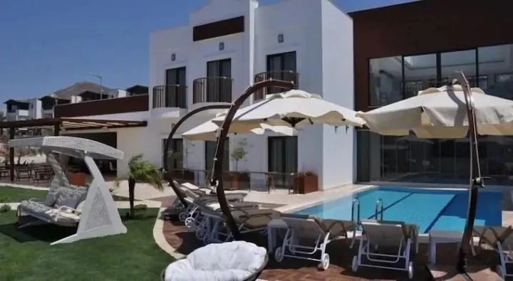 Тургутрейс: Small Beach Hotel