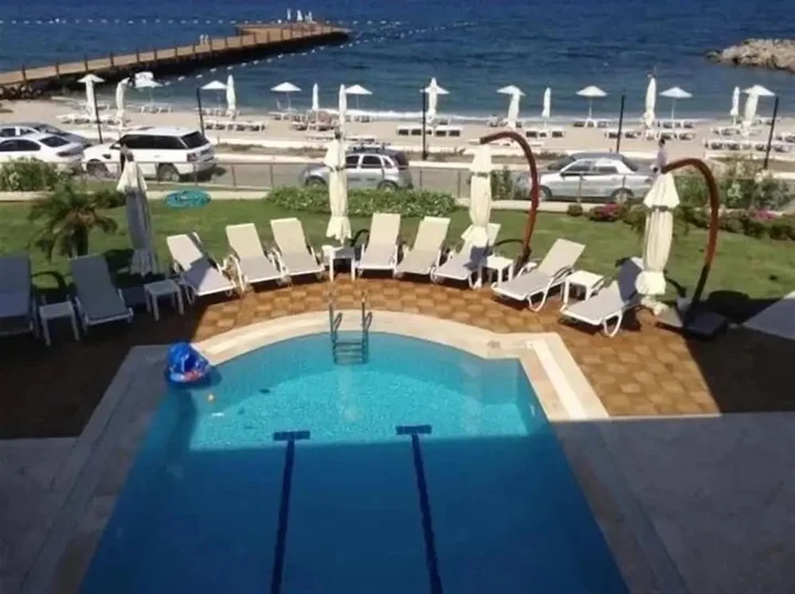 Тургутрейс: Small Beach Hotel