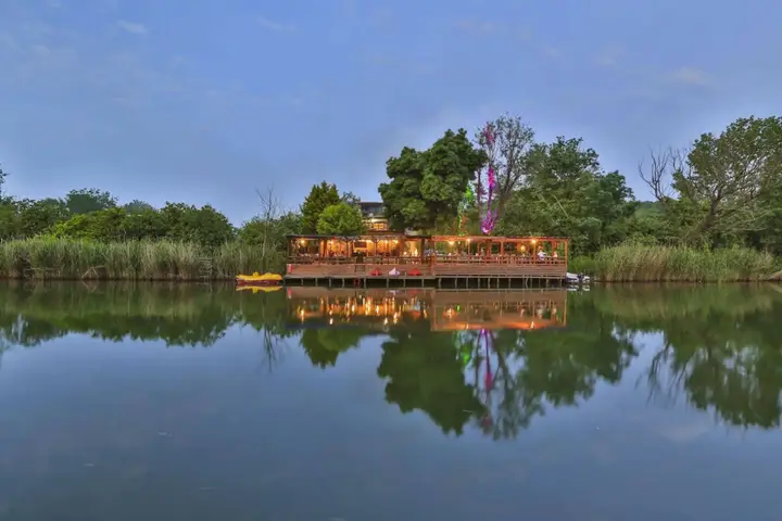 carousel image 5